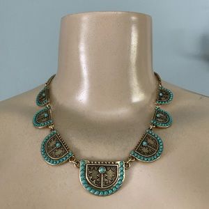 🌵Lucky Brand necklace gold tone and turquoise